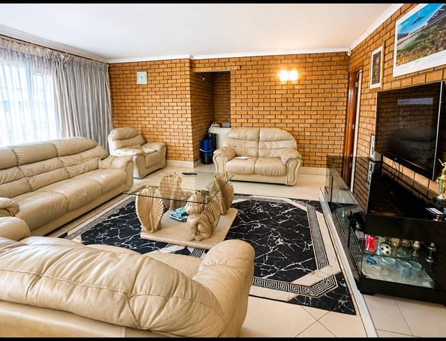 2 BEDROOM HOUSE FOR SALE IN MEYERTON PARK